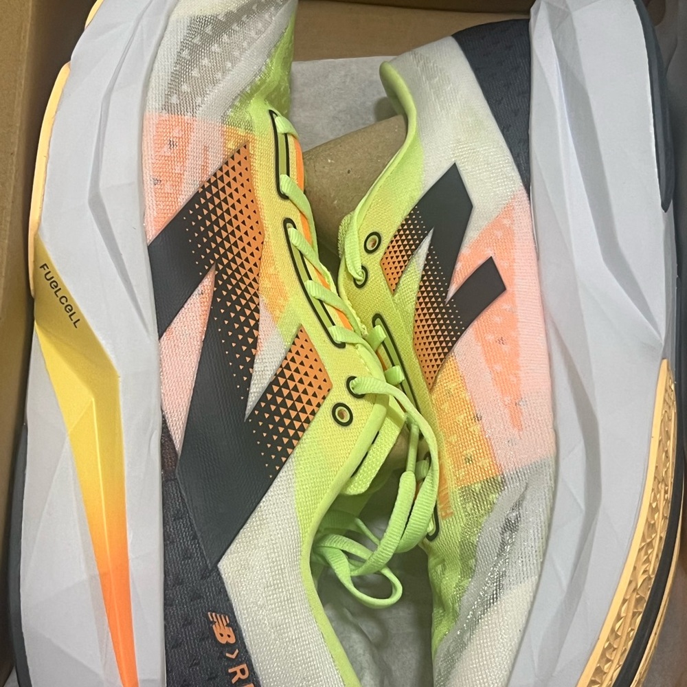 New Balance Men's FuelCell Rebelv4